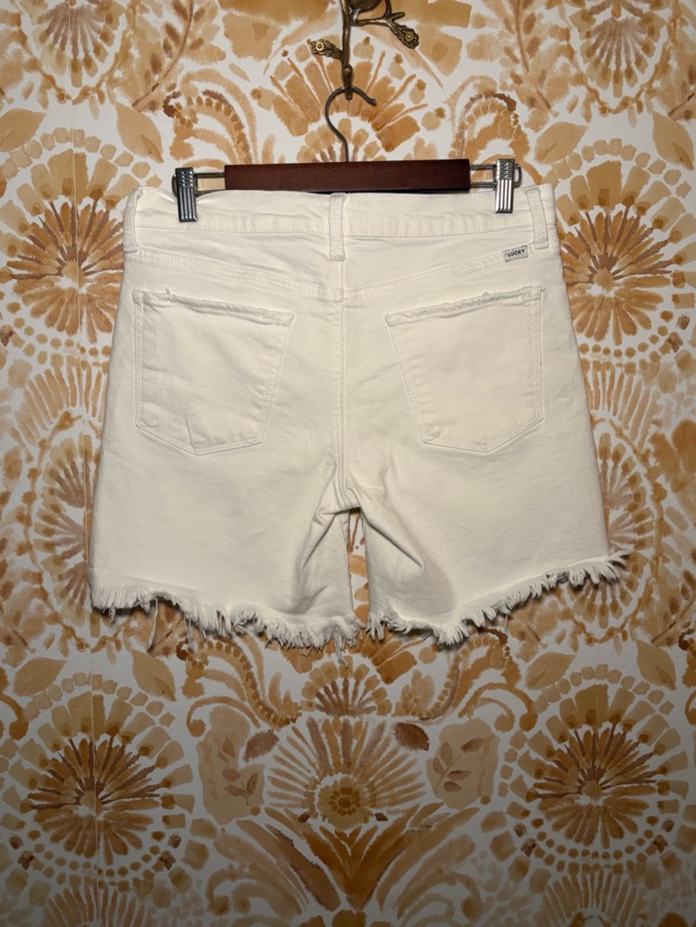 Lucky Brand Cream Raw-Hem Denim Shorts Size 6/28 - Picture 9 of 9